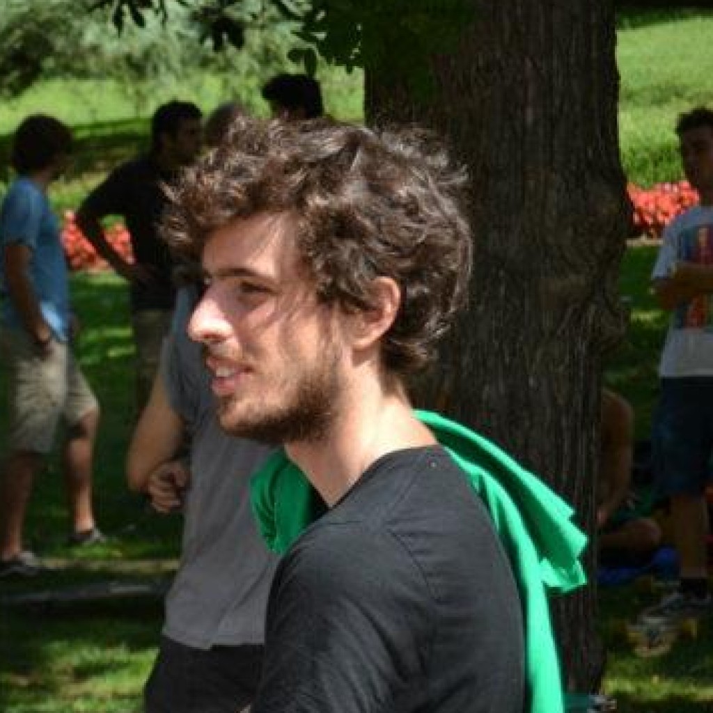 311542_2176904177093_1973228032_n